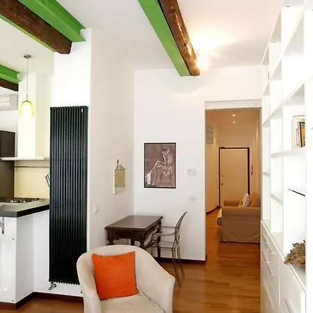 Apartment Frattina Rome